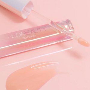 HUDA BEAUTY Silk Balm Hydrating and Nourishing Lip Balm